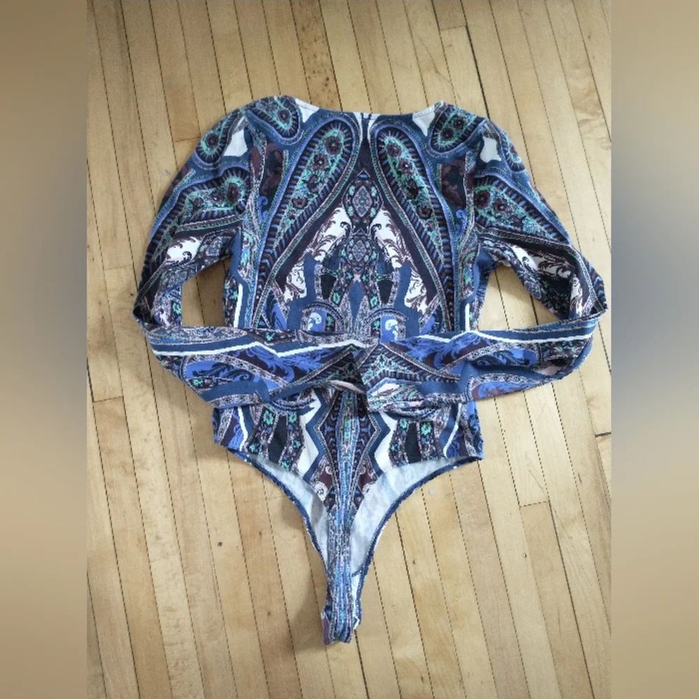 FREE PEOPLE Pick A Place Bodysuit Lace Up Front Long Sleeve Paisley Print Small - Picture 4 of 5